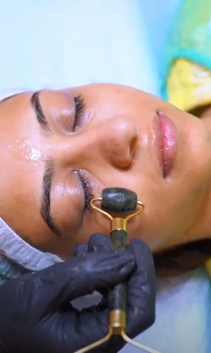 Signature Facials at Skintastic Aesthetic Clinic Sargodha