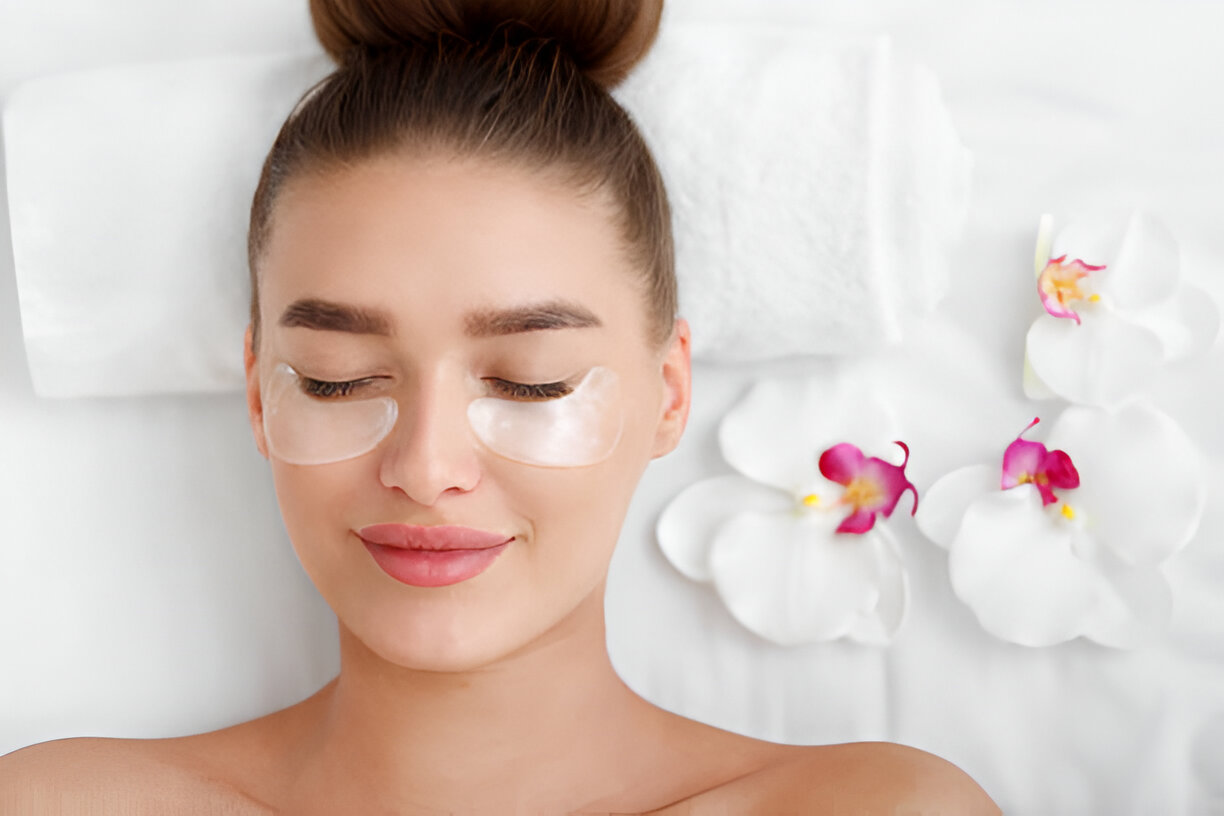 Undereye Treatment treatment at Skintastic Sargodha
