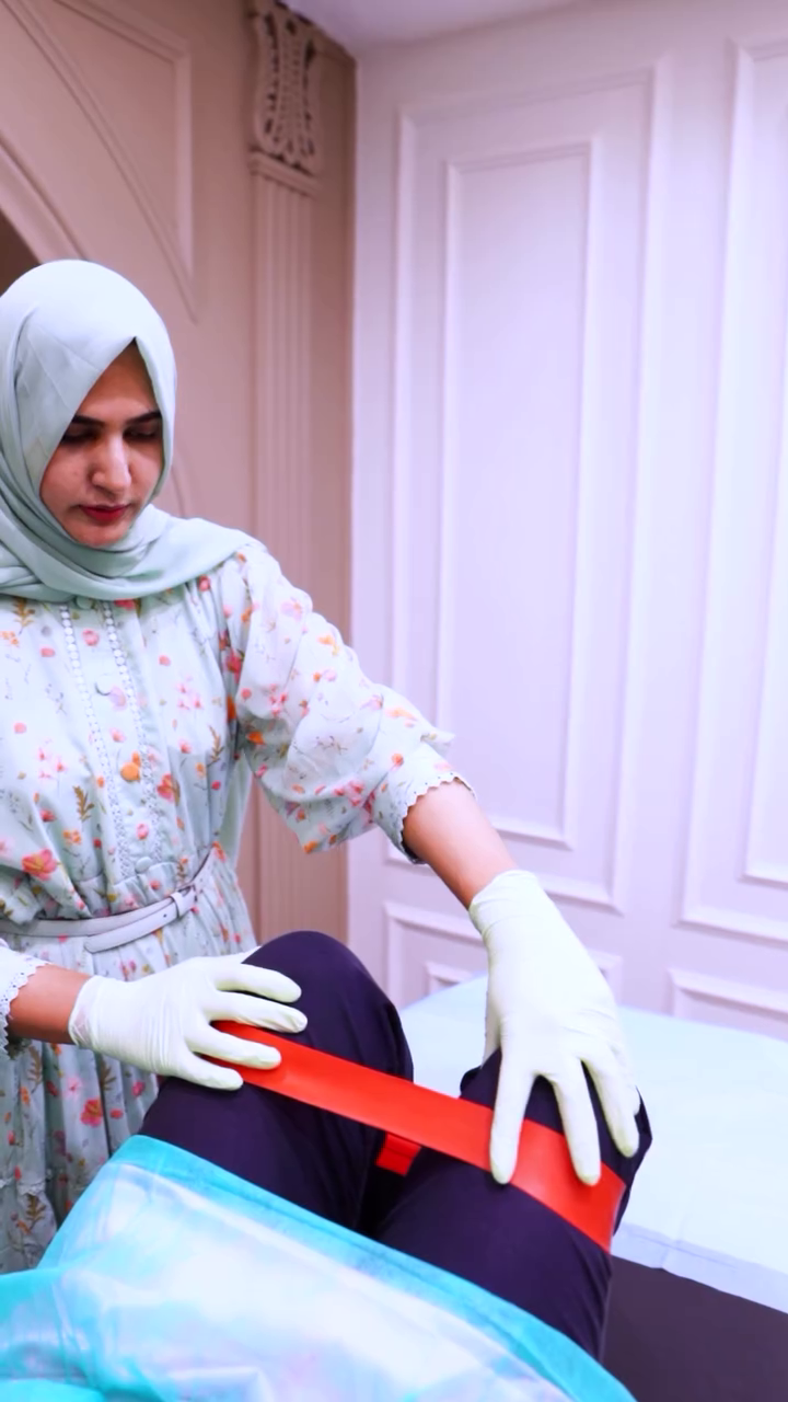 Knee Pain treatment at Skintastic Sargodha