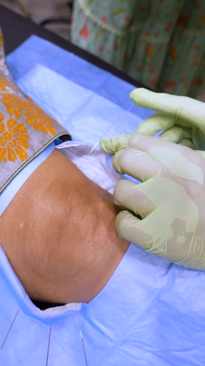 Knee Pain treatment at Skintastic Sargodha